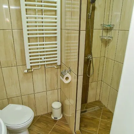 Apartament Familija 77 *