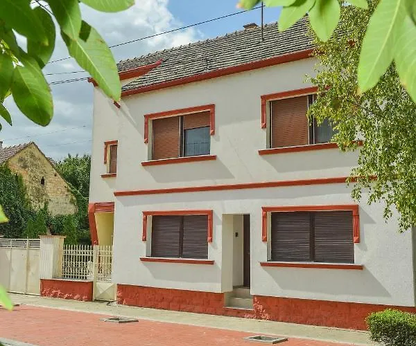 Appartement Familija 77